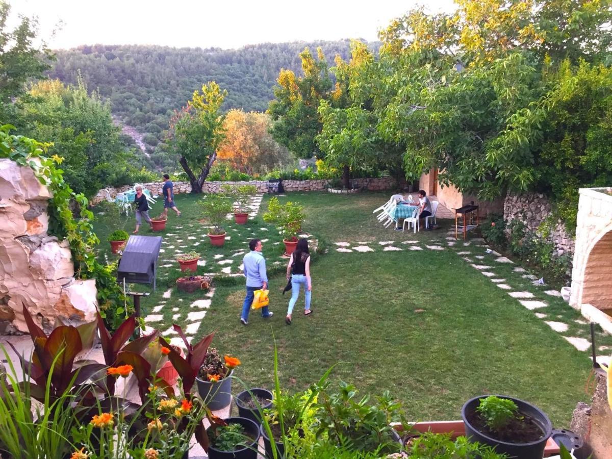 El Achkar Guesthouse Beit ed-Dine Exteriör bild
