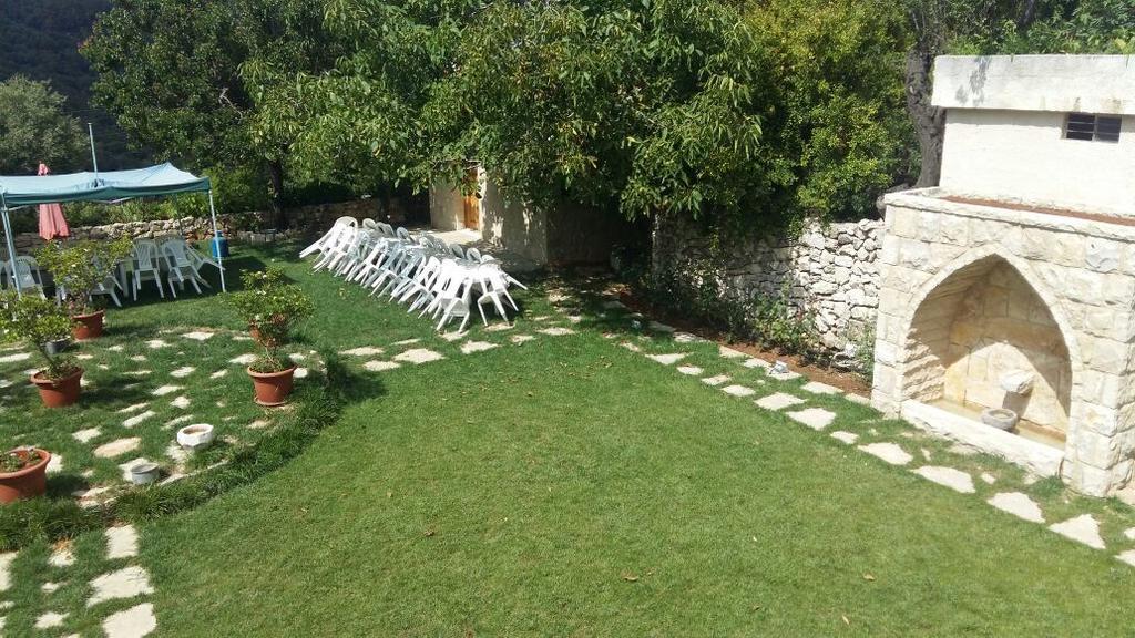El Achkar Guesthouse Beit ed-Dine Exteriör bild